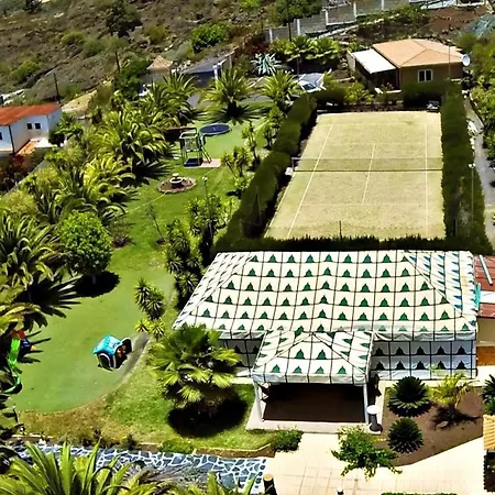 In Mit Grosser Terrasse Holiday home Guia de Isora (Tenerife)