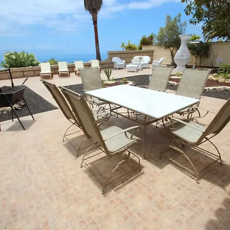 Holiday home In Mit Grosser Terrasse